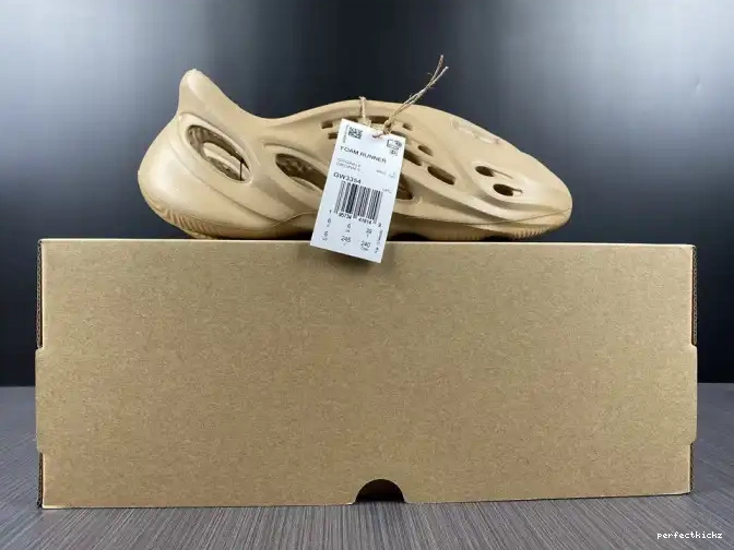 RNNR GW3354 Foam Adidas Yeezy Ochre 0604